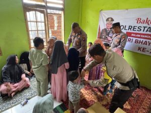 Polsek Sagulung Gelar Bakti Sosial di Panti Asuhan Sambut Hari Bhayangkara ke-79
