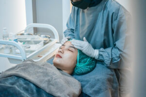 Staycation Glowing di Batam! YELLO Hotel Gandeng Mahacare Aesthetic Clinic Tawarkan Liburan Plus Perawatan Wajah Kekinian