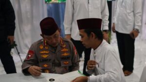 Green Policing, Jagung, dan Syair: Beginilah Hangatnya Pertemuan Kapolri & UAS di Pekanbaru