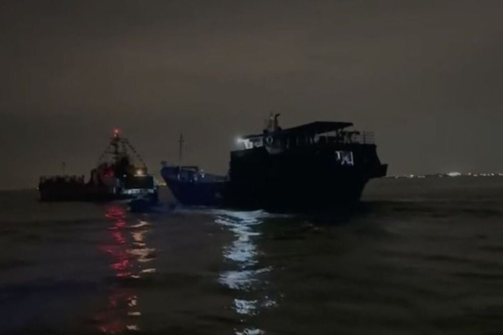 Bakamla RI Selamatkan Kapal Nelayan Mati Mesin di Perairan Batam, Awak Kapal Dipastikan Selamat!