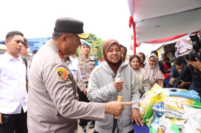 Harga Beras & Minyak Turun Drastis! Gerakan Pangan Murah di Pasar Botania 2 Diserbu Warga