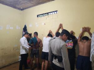 Polsek Sekupang Lakukan Pengecekan Rutin Ruang dan Kondisi Tahanan Demi Keamanan dan Kesehatan