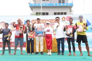 Pimpinan dan Anggota DPRD Batam : Hadir Ribuan Warga Meriahkan Lomba Sampan Layar Gerindra Cup I di Belakang Padang