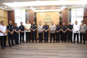 Kapolda Kepri Irjen Pol Asep Safrudin Terima Kunjungan Silaturahmi Dirjen Bea & Cukai Djaka Budhi Utama: Perkuat Sinergi Jaga Perbatasan dan Ekonomi