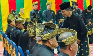 Wali Kota Batam Lantik Ketua LAM se-Kecamatan, Tekankan Amanah dan Konsolidasi