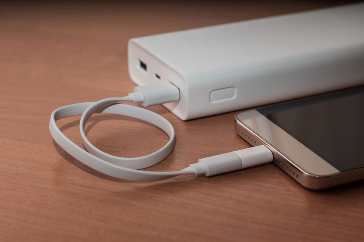 Jangan Sampai Ditahan di Bandara! Ini Aturan Membawa Powerbank di Pesawat 2025