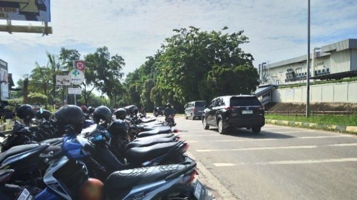 Parkir Liar di Sincom Batam Center Bikin Macet! Dishub Ancam Tindak Tegas Jukir Nakal & Oknum Pegawai