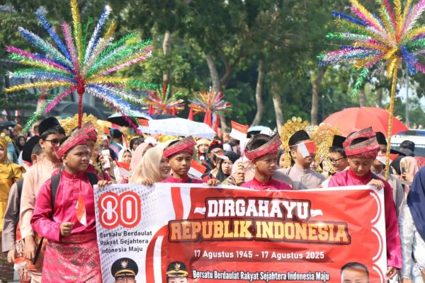 Meriah! Polda Kepri & Pemko Batam Gelar Kirab Kebangsaan 17 Km Sambut HUT ke-80 RI