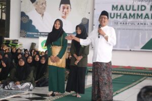Peringati Maulid Nabi, Ketua DPRD Batam Ajak Santri Teladani Kedisiplinan dan Kesederhanaan Rasulullah