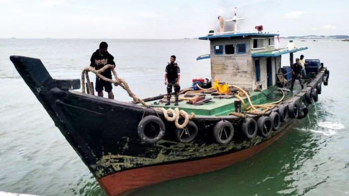 Investigasi Gelap Penyelundupan Solar Ilegal di Batam: Jaringan Raksasa 10-20 Ton BBM Per Hari, Negara Rugi Miliaran!