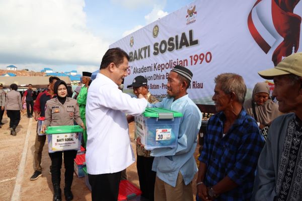 Alumni Akpol 1990 Bagikan 1.485 Paket Sembako untuk Warga Rempang Eco City & Tanjung Banun