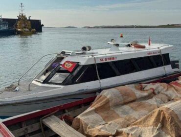 Bea Cukai Batam menahan speedboat JJ Indah II yang bawa barang tanpa dokumen, Selasa (28/10/2025) (dok bea cukai batam)