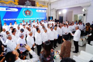 Pengurus PWI Pusat 2025-2030 Resmi Dikukuhkan di Monumen Pers Solo, Menkomdigi: Apresiasi Rekonsiliasi