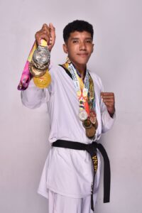 Jeremy Wattimena, Remaja Baja dari Batam, Tekad Besi Menuju Panggung Dunia