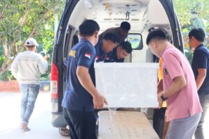 Ledakan Kapal Tanker di Batam Tewaskan 11 Pekerja, Tangis Keluarga Pecah di RS Mutiara Aini