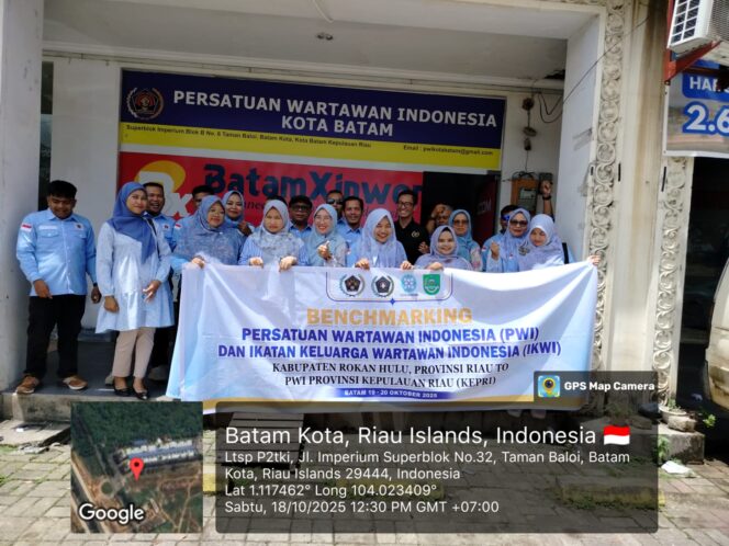 
					PWI Rokan Hulu dan IKWI Kunjungi PWI Batam, Bahas Program Kerja dan Pererat Silaturahmi