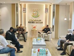 Kejari dan PWI Batam Bersatu Lindungi Kepala Sekolah dari Intimidasi Dana BOS