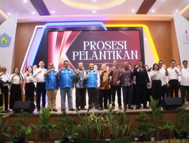 Ket: Photo Spesial Saat Pelantikan di Yos Sudarso Ketua (HC)  Gilbert Hoo