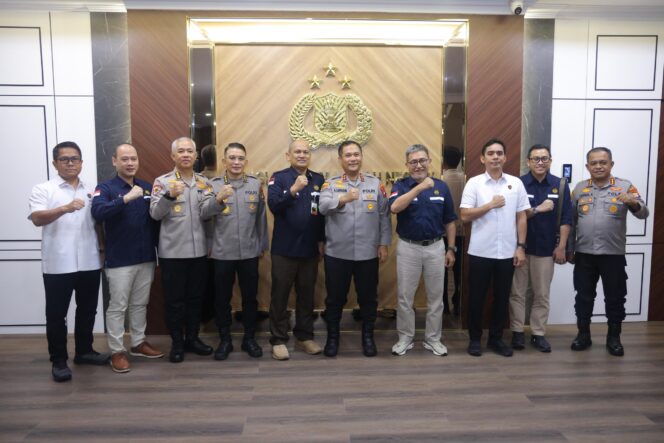 
Kasus Kebakaran PT ASL Batam Jadi Sorotan: Irjen Pol Ibnu Suhaendra Kordinasi dengan Polda Kepri