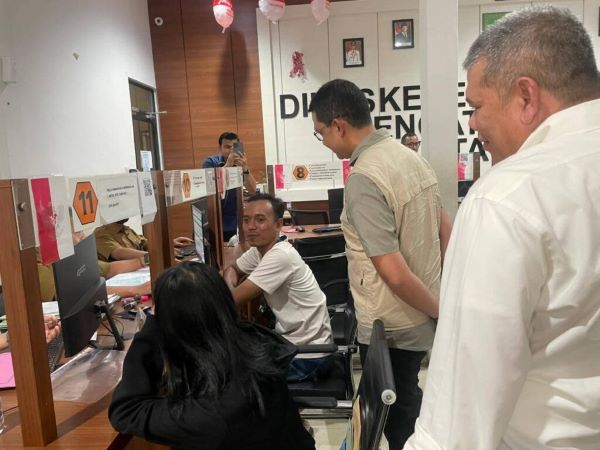 Layanan Kependudukan Batam Makin Canggih! Dirjen Dukcapil Puji Terobosan “Lakse” Bikin Urus KTP Jadi Super Cepat