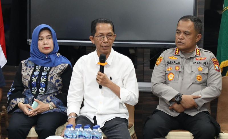 Ratusan Buruh Geruduk Kantor Wali Kota Batam! FSPMI Sampaikan 8 Tuntutan, Amsakar Janjikan Respons Cepat dan Dialog Terbuka