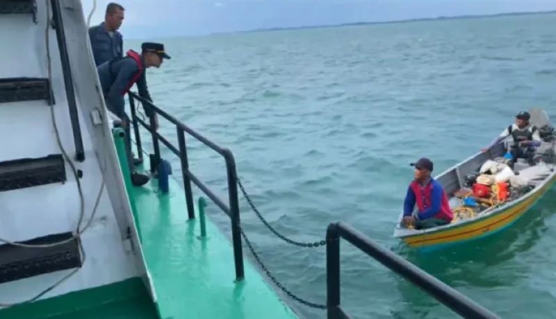 Nyaris Celaka di Tengah Laut, Dua Nelayan Pulau Cemara Diselamatkan KN 406 PLP Tanjunguban