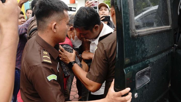 Korupsi PNBP Jasa Kapal di Batam: Kejati Kepri Tahan Dua Tersangka Baru, Kerugian Rp4,5 Miliar!
