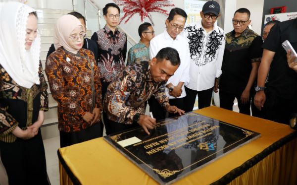 Wali Kota Batam Sambut Menteri BKKBN di Sekupang, Resmikan Gedung Baru dan Taman Asuh Sayang Anak