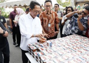 Batam Pecahkan Rekor MURI Lewat Asam Pedas! Amsakar: Ini Masakan Favorit Saya!