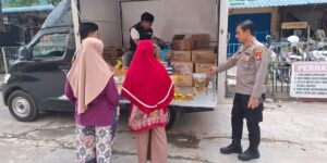 Polsek Lubuk Baja Bersama Bulog Gelar Pasar Murah untuk Meringankan Beban Masyarakat