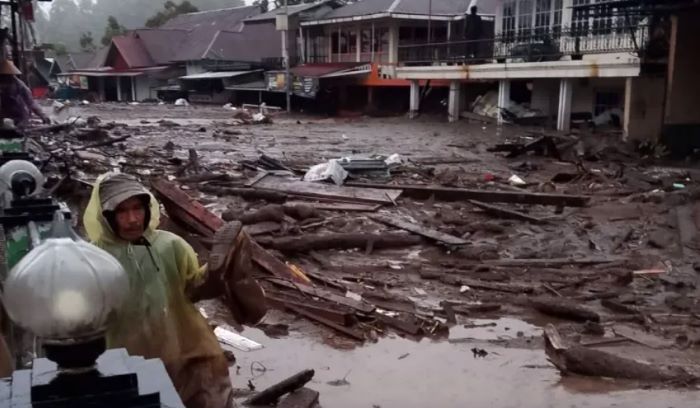 Bencana Sumbar Meluas! 13 Kabupaten/Kota Lumpuh Akibat Banjir & Longsor