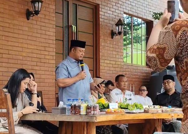 Ketua DPRD Kepri Iman Sutiawan Ulang Tahun ke-50, Puisi Ramon Damora Bikin Suasana Penuh Haru