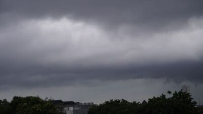 Hujan Ringan Selimuti Batam, Suhu dan Kelembapan Udara Capai Puncak Hari Ini