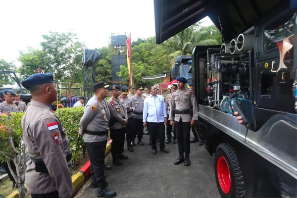 Polda Kepri Kirim Bantuan Rp450 Juta ke Aceh! Brimob Siaga Penuh Hadapi Bencana Besar