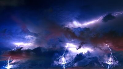 Waspada! BMKG Prediksi Hujan Petir di Sejumlah Kecamatan Batam Hari Ini