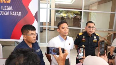 Polda Kepri Gerebek Impor Pakaian Bekas Ilegal dari Singapura, 5 Pelaku Ditangkap!