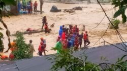 Belum Kering Lumpur, Banjir Bandang Susulan Terjang Batu Busuak Padang! Evakuasi Warga Berlangsung Dramatis