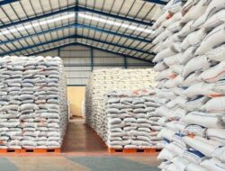 Bulog Pastikan 1.250 Ton Beras Premium Makassar Masuk Batam dan Karimun Akhir Januari