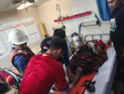 Gelombang Besar Hantam Kapal Nelayan, TNI AL Lakukan Evakuasi Darurat di Selat Berhala Kepri
