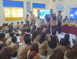 PWI Batam Latih Pelajar SMPN 30 Gemar Membaca dan Menulis Berita
