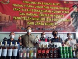 Perang Terhadap Barang Ilegal, Kejari Batam Musnahkan Sabu dan Jutaan Rokok Tanpa Cukai