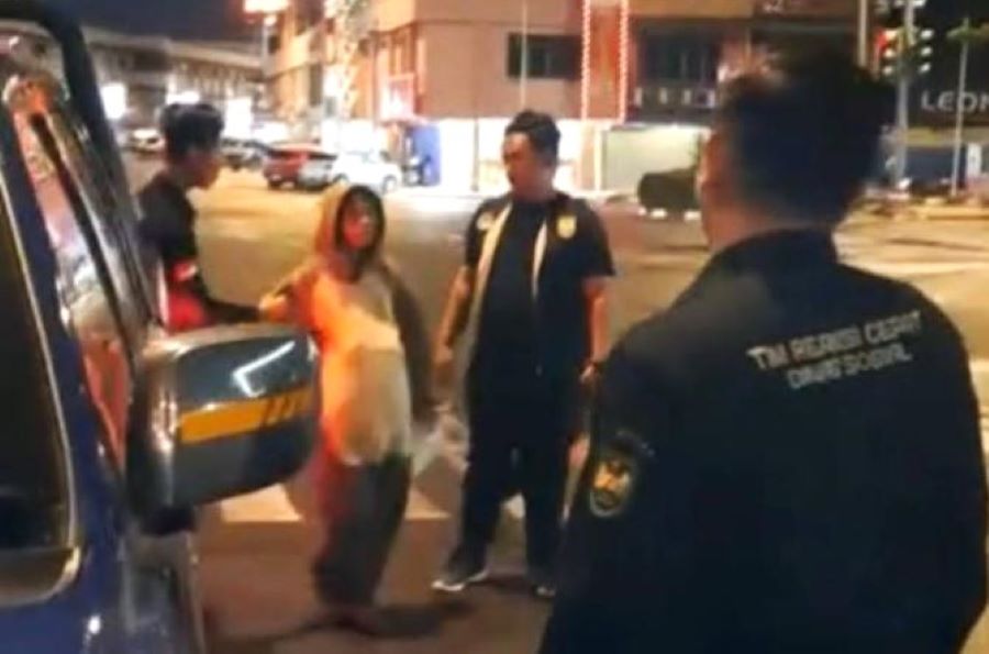 Sisir Jalur Hijau, TRC Pemko Batam Amankan Badut Jalanan dan Pengemis Lansia