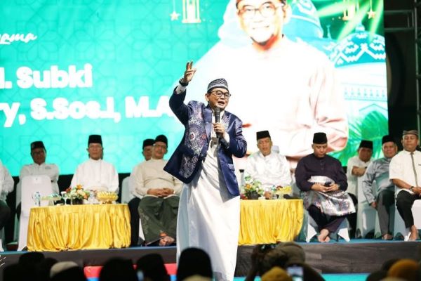 Ribuan Jemaah Hadiri Isra Mikraj di Batam, Amsakar: Fondasi Kota Religius Kian Kuat