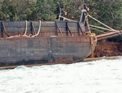Cuaca Buruk Picu Insiden Laut! KSOP Batam Gerak Cepat Tangani Tongkang Kandas di Pulau Raja