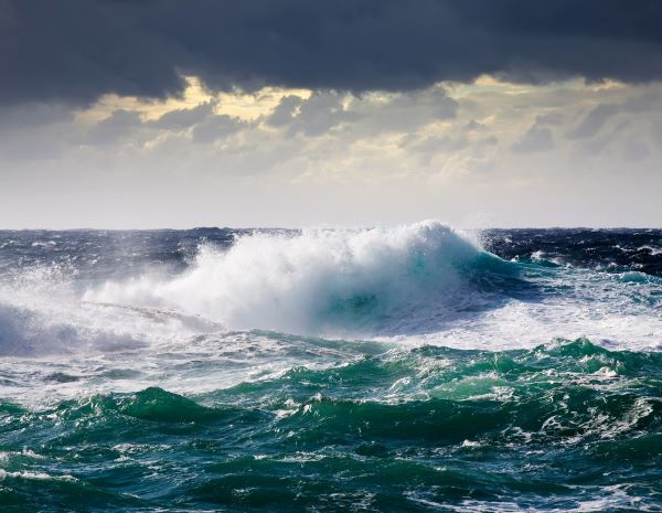 BMKG Warning Nelayan Kepri! Gelombang Tinggi Ancam Anambas–Natuna