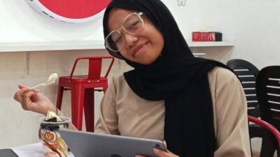 Penulis Muda Asal Batam Rilis Novel “Riana”, Usia 17 Tahun Sudah Punya 19 Karya