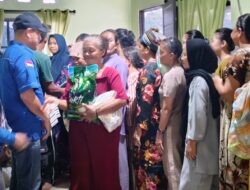 Langkah Awal M. Tongam Hanafi Sihite di Demokrat, Bagikan 200 KTA dan Sembako untuk Warga Pulau Abang Batam