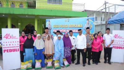 Ramadan Penuh Berkah: Kapolda Kepri Bagi Ratusan Takjil dan Beras untuk Warga