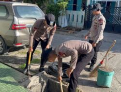 Dukung Gerakan Indonesia ASRI, Polda Kepri Turun Serentak Bersihkan Sekolah dan Masjid di Batam