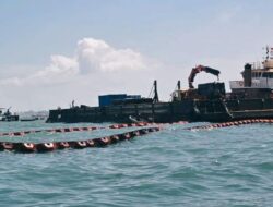 Cegah Pencemaran Laut, Pertamina Gelar Oil Boom 200 Meter di Pulau Dongas Batam